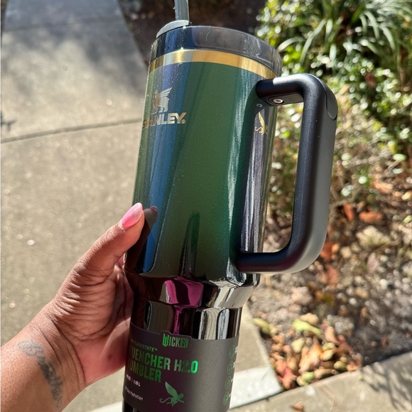 Green Wicked Stanley Cup Target Exclusive Elphaba NWT - Picture 7 of 8